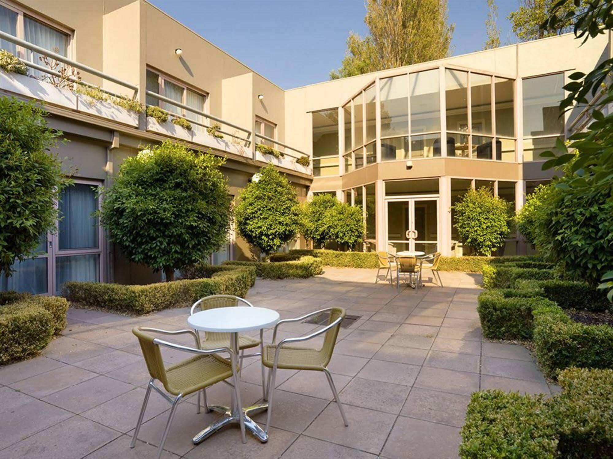 Kimberley Gardens Hotel, Serviced Apartments And Serviced Villas Melbourne Exterior foto